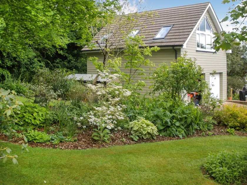 Family-friendly cottage with barbecue & garden | River view - Image 1