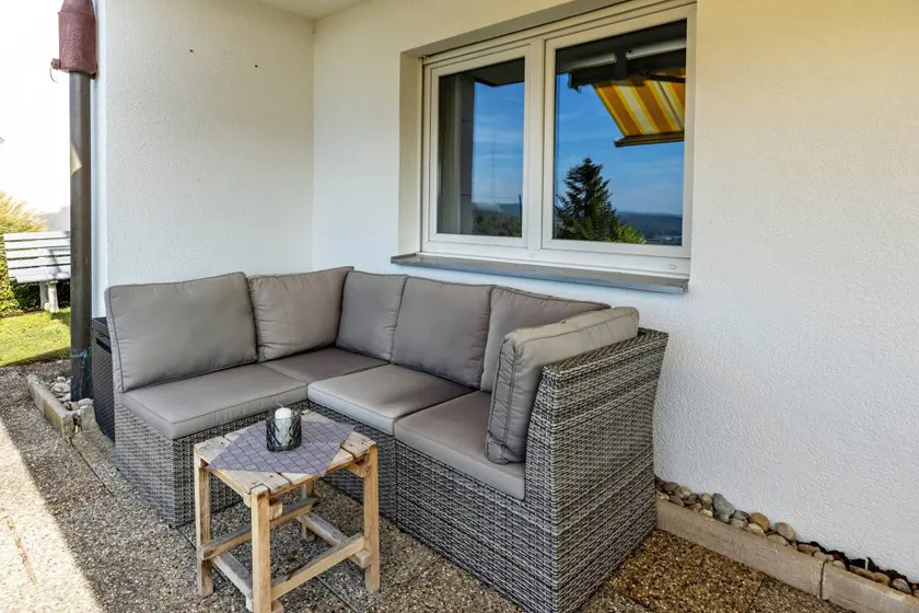 Appartamento con giardino e terrazza | Vista sul giardino - Image 1