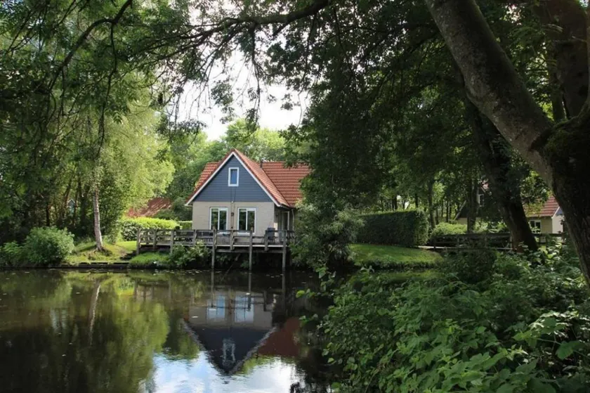 House with garden - Image 1