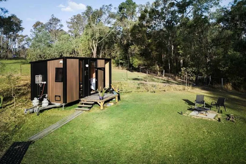 Cute Tiny House for a Delightful Relaxing Farm Stay Surrounded by Nature in Mundoolun, Queensland - Image 1