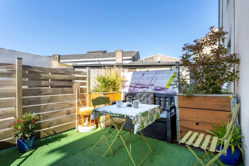 Holiday apartment with terrace | City view | Good for workation - Image 1