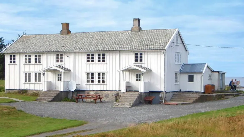 Holiday home with garden - Image 1