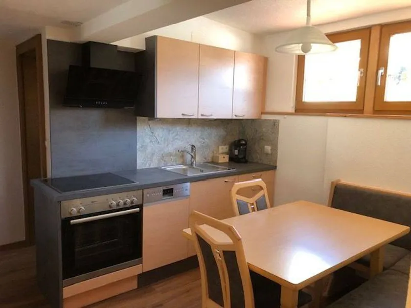 Family-oriented apartment with garden & barbecue | Mountain view - Image 1