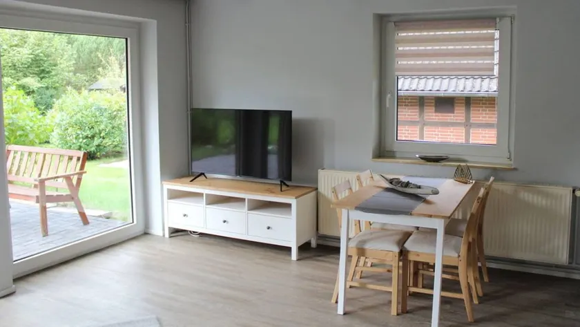 Flat with barbeque, terrace & garden - Image 1