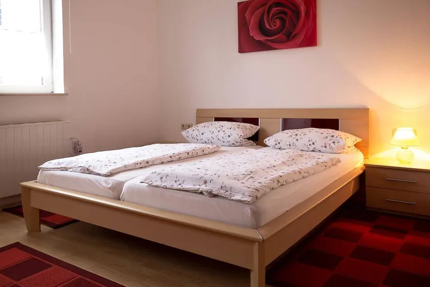 Family-oriented pleasant flat with BBQ & terrace - Image 1