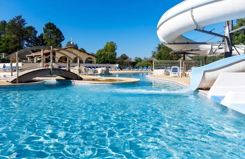 Charming house in Salavas with a pool and garden - Image 1