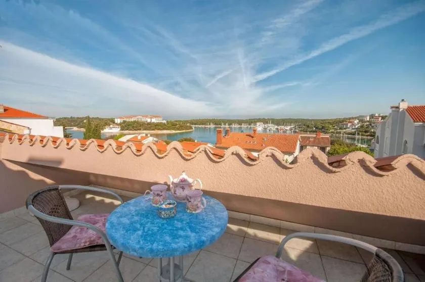 Private room with terrace | Sea view | Close to the beach - Image 1