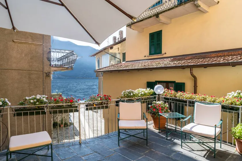 Child-friendly apartment with terrace & barbeque | Water view - Image 1