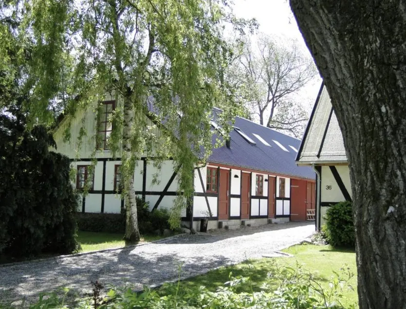 Lovely farm feeling in a historic place - Image 1