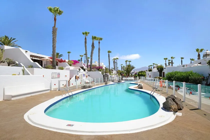 Vacation Apartment 'Puerto Chico N' with Sea View, Shared Garden and Wi-Fi - Image 1