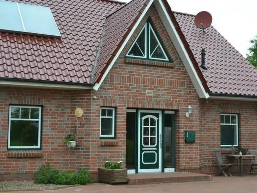 Holiday home with garden, terrace & BBQ - Image 1
