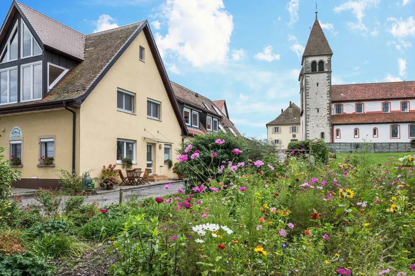Apartment 2 in Haus Böhler on the island of Reichenau with Lake View, Terrace and Garden - Image 1