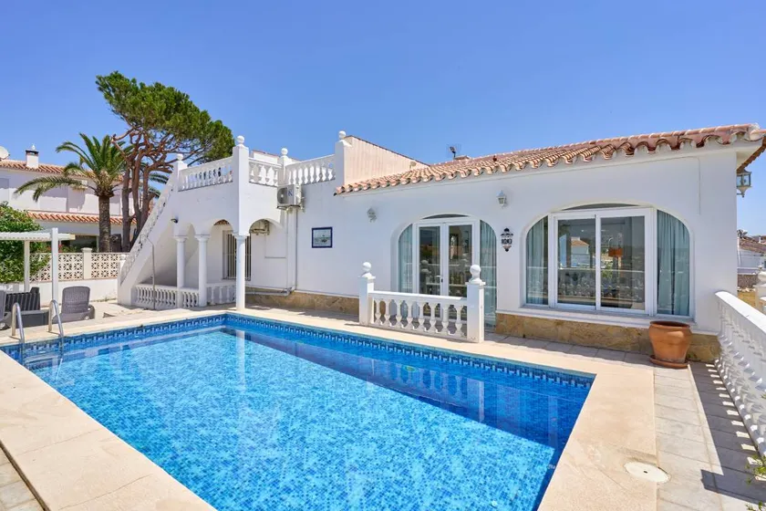 Villa 'Caleta Del Sol' with Sea View, Wi-Fi and Air Conditioning - Image 1