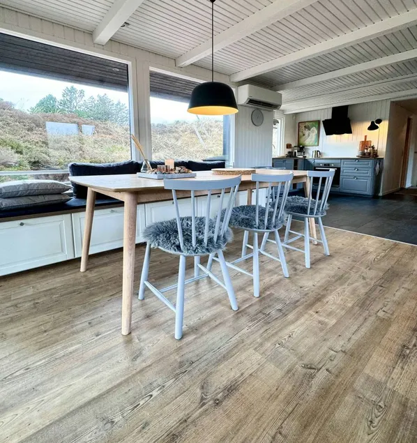 Children-friendly holiday home with terrace, garden & BBQ - Image 1