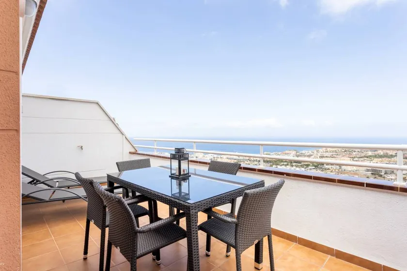 Appartement de vacances adapté aux familles avec piscine et terrasse - Image 1