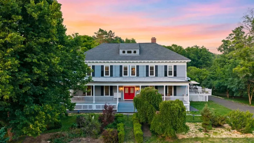 The Nightingale by Avantstay Historic Catskills Retreat Lake Views + Near Hudson Sleeps 18 - Image 1