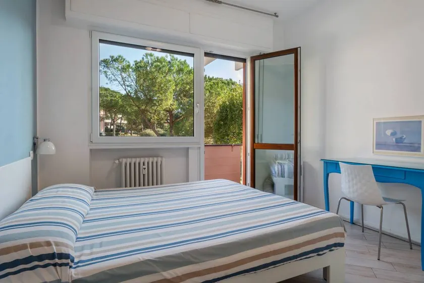 Holiday apartment with pool | Garden view - Image 1