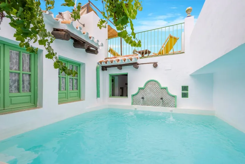 Ferienhaus mit Grill, Pool und Whirlpool | Perfekt für die Arbeit von Zuhause - Image 1