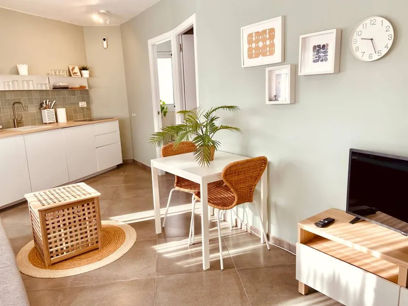Charmante maison de vacances entièrement équipée avec terrasse et internet haut débit | Vue plage | Plage à proximité | Avec animaux autorisés - Image 1