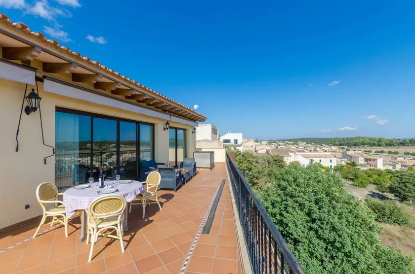 Holiday home with terrace, barbecue & private pool - Image 1