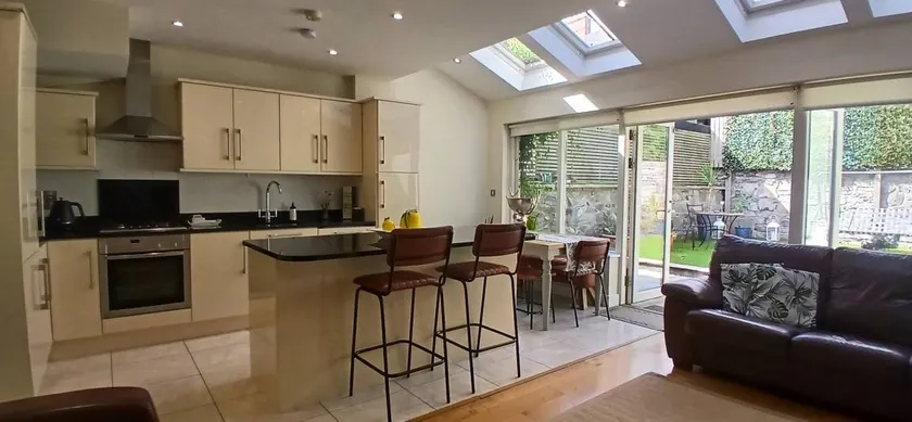 Beautiful 3BD Home Beside Phoenix Park - Image 1