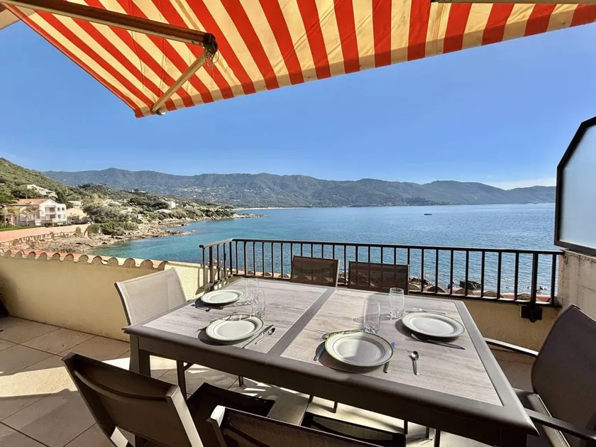 Apartment with stunning sea view - 4 guests - Image 1