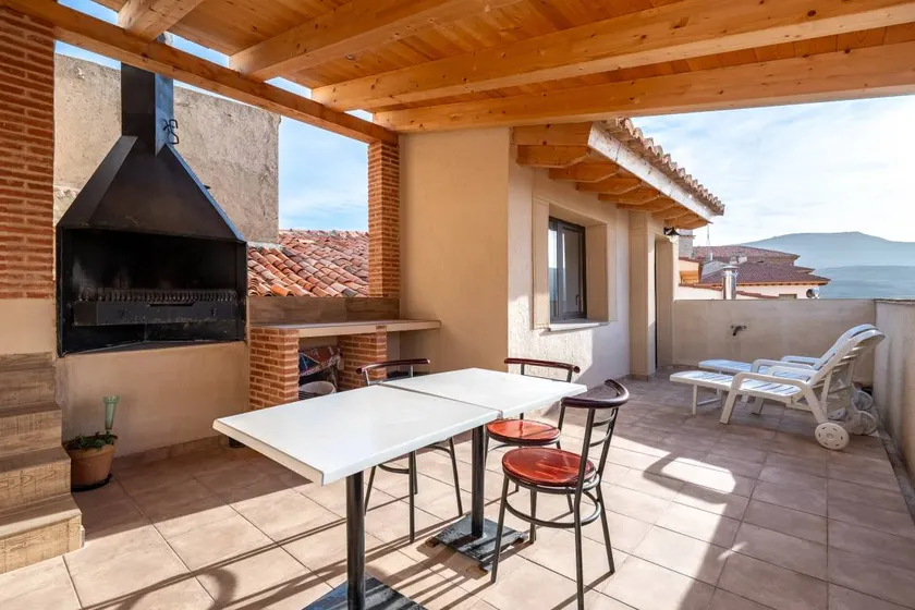 Pleasant holiday home with terrace & barbeque | Mountain view | Pets allowed - Image 1