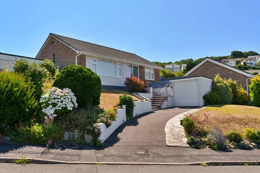 Bungalow with barbecue, garden & terrace | Dogs allowed - Image 1
