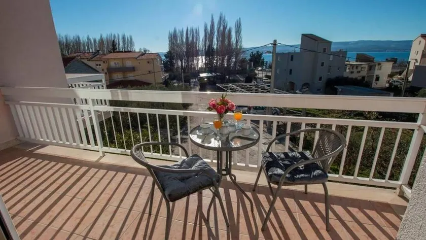 Apartamento vacacional totalmente equipado con barbacoa | Vistas al mar | Cerca de la playa | Admite mascotas - Image 1