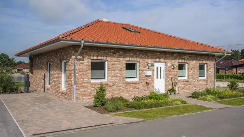 Family-oriented house with pool, barbeque & terrace | Sea view | Pet-friendly - Image 1