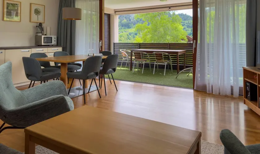 Apartment with garden & terrace | Lake view - Image 1