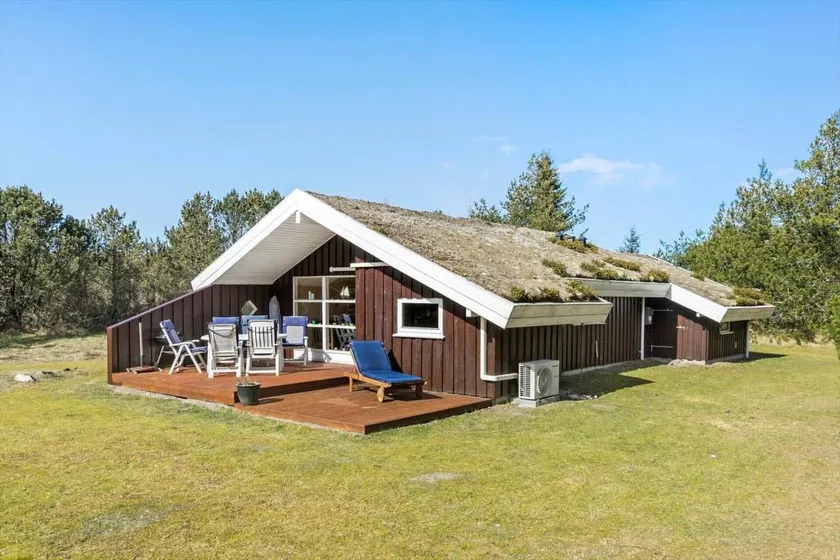 Holiday home with terrace, sauna & BBQ - Image 1