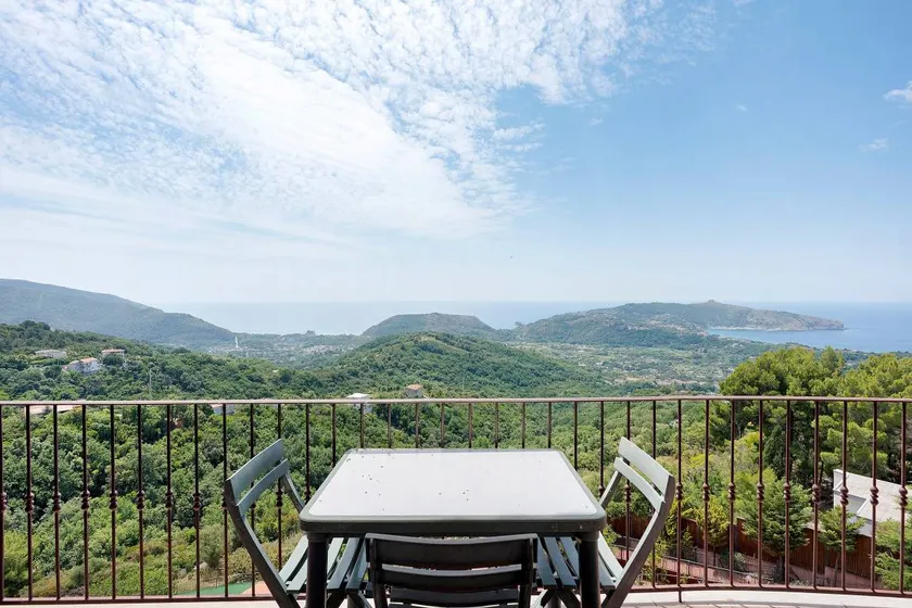 P. R. Club - Two-Room Faro 33 with Sea View, Private Terrace and Air Conditioning - Image 1