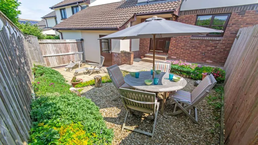 Fully equipped house with garden & barbecue - Image 1