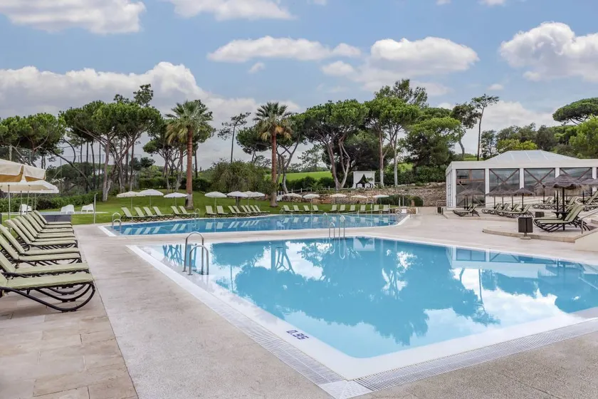 Villa with jacuzzi, garden & terrace | Golf view - Image 1