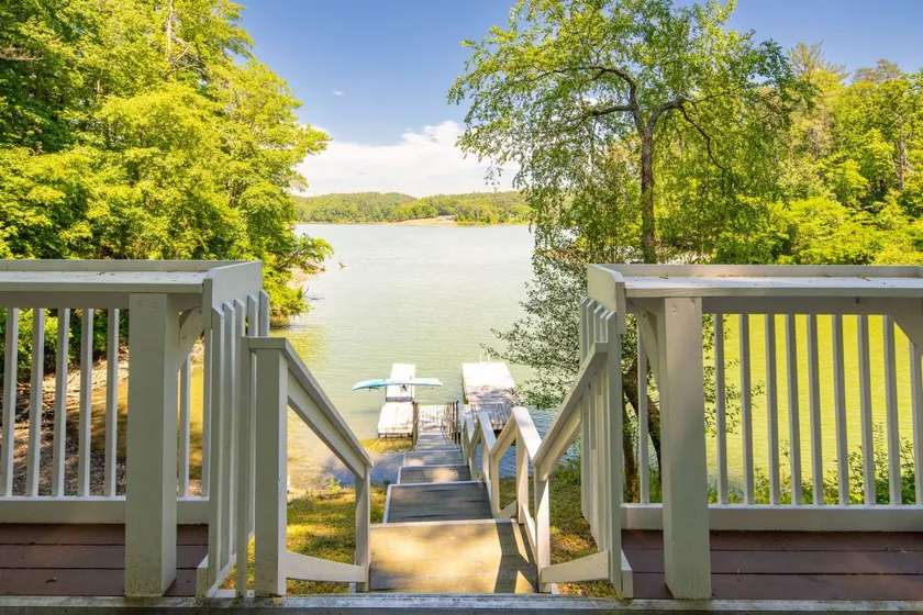 Family-friendly holiday home with terrace, garden & barbeque | Lake view | Perfect for remote work | Pets are welcome - Image 1