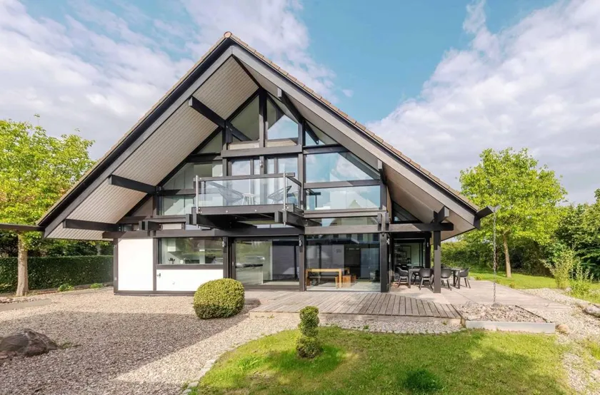 Feriendomizil "HUF-Haus" mit Glasarchitektur in Waren (Müritz) - Image 1