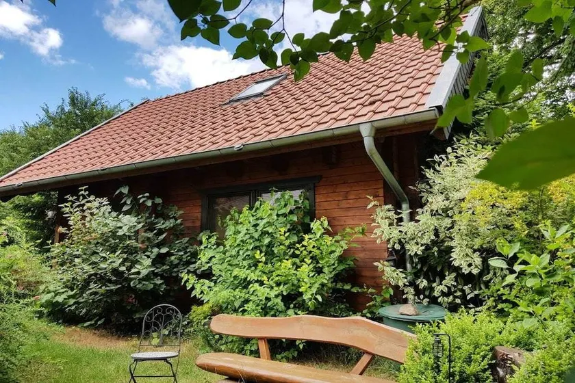 House with terrace & garden - Image 1