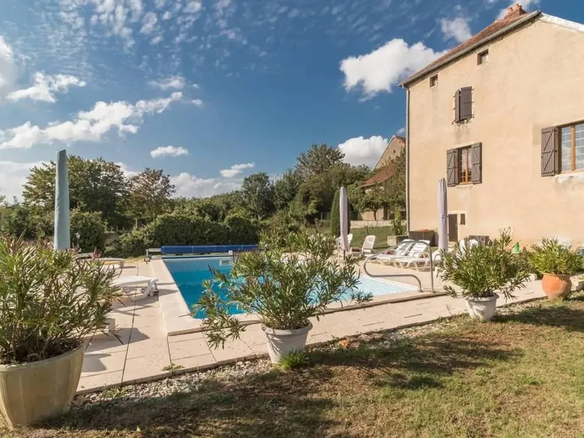 Cottage with pool & BBQ - Image 1