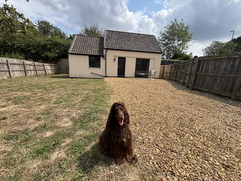 Cottage with garden - Image 1