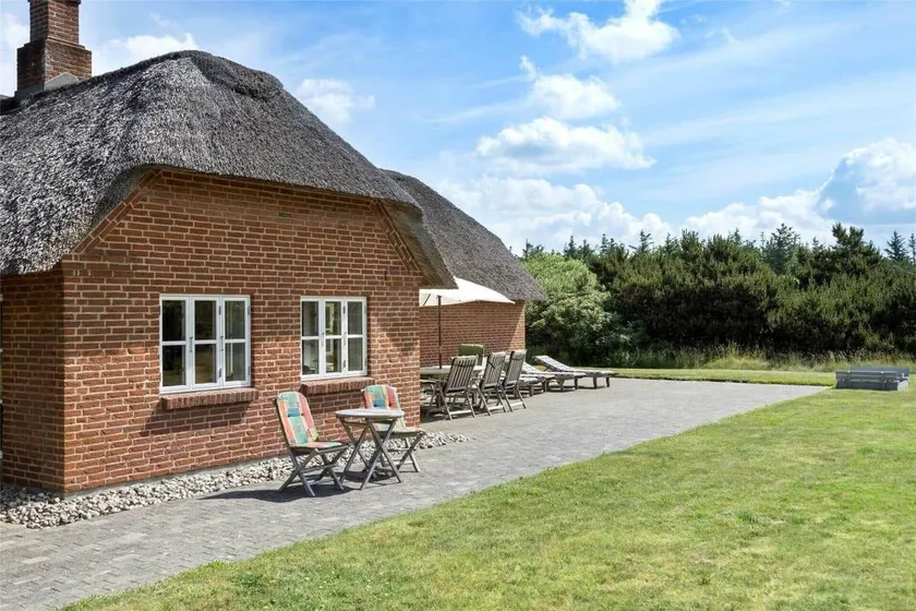 Family-oriented holiday home with sauna, jacuzzi & BBQ - Image 1