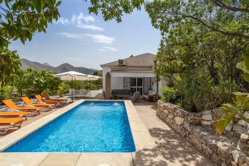 Villa with fast internet, garden & terrace | Garden view - Image 1