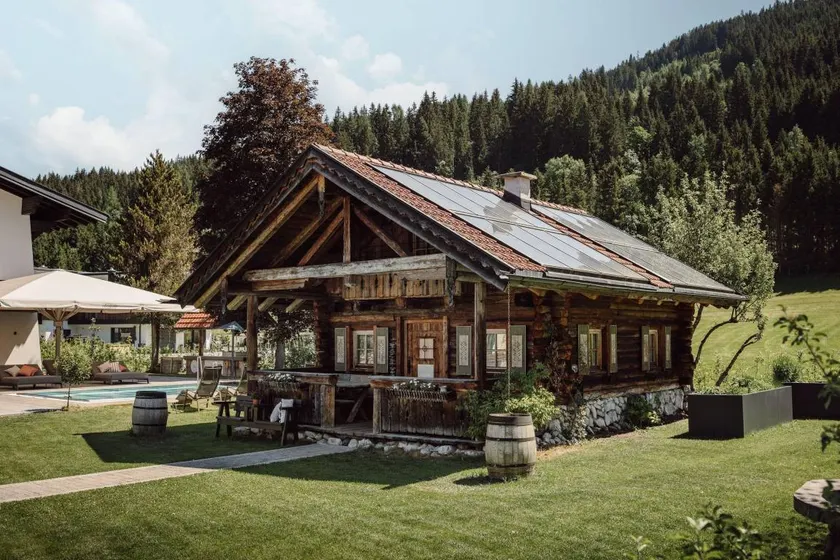 House with sauna, terrace & heated pool - Image 1