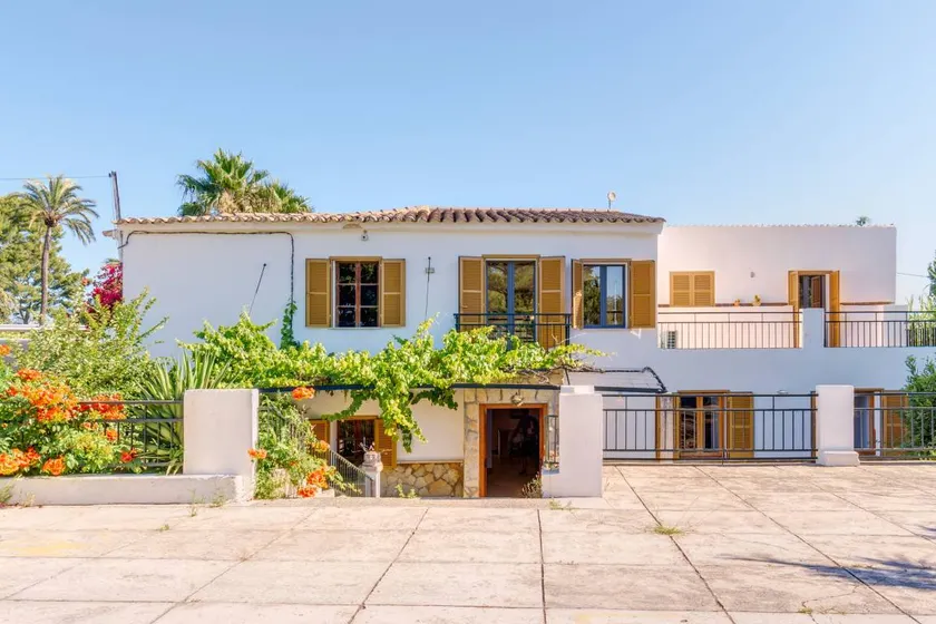Villa with garden, BBQ & terrace | Mountain view - Image 1