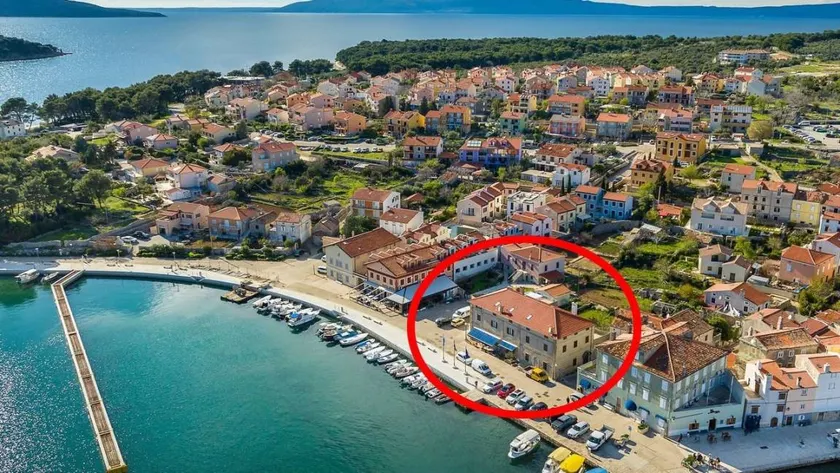 Holiday apartment with garden & BBQ - Image 1