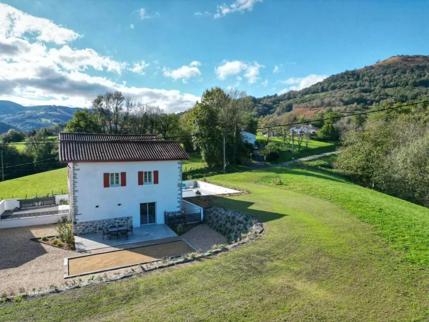 Fully equipped lovely gite with garden & terrace | Pets are welcome - Image 1