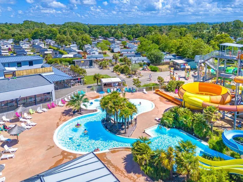 Children-friendly wonderful mobile home with terrace, heated pool & barbecue - Image 1