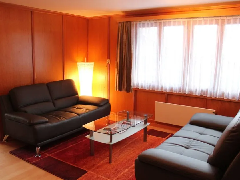Apartamento vacacional con 4 dormitorios para 6 personas - Image 1