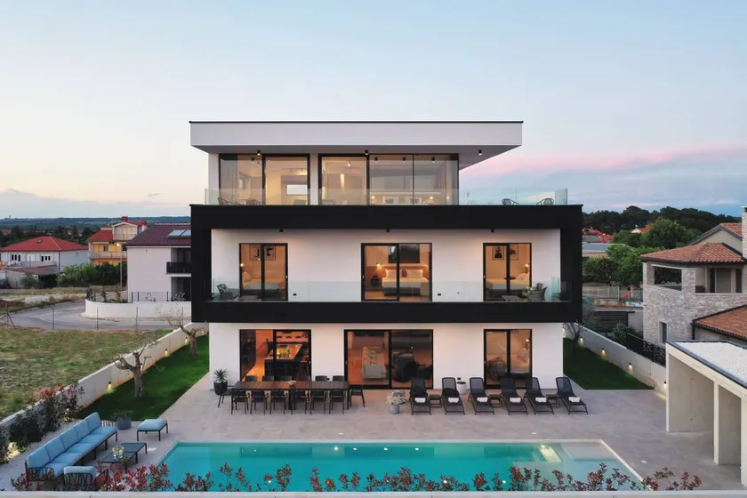 Villa Aquarius Pula stunning luxury villa with 7 bedrooms - Image 1
