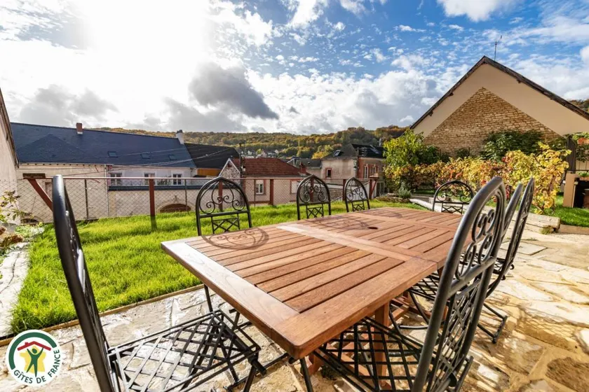 Gite with terrace, barbeque & garden - Image 1